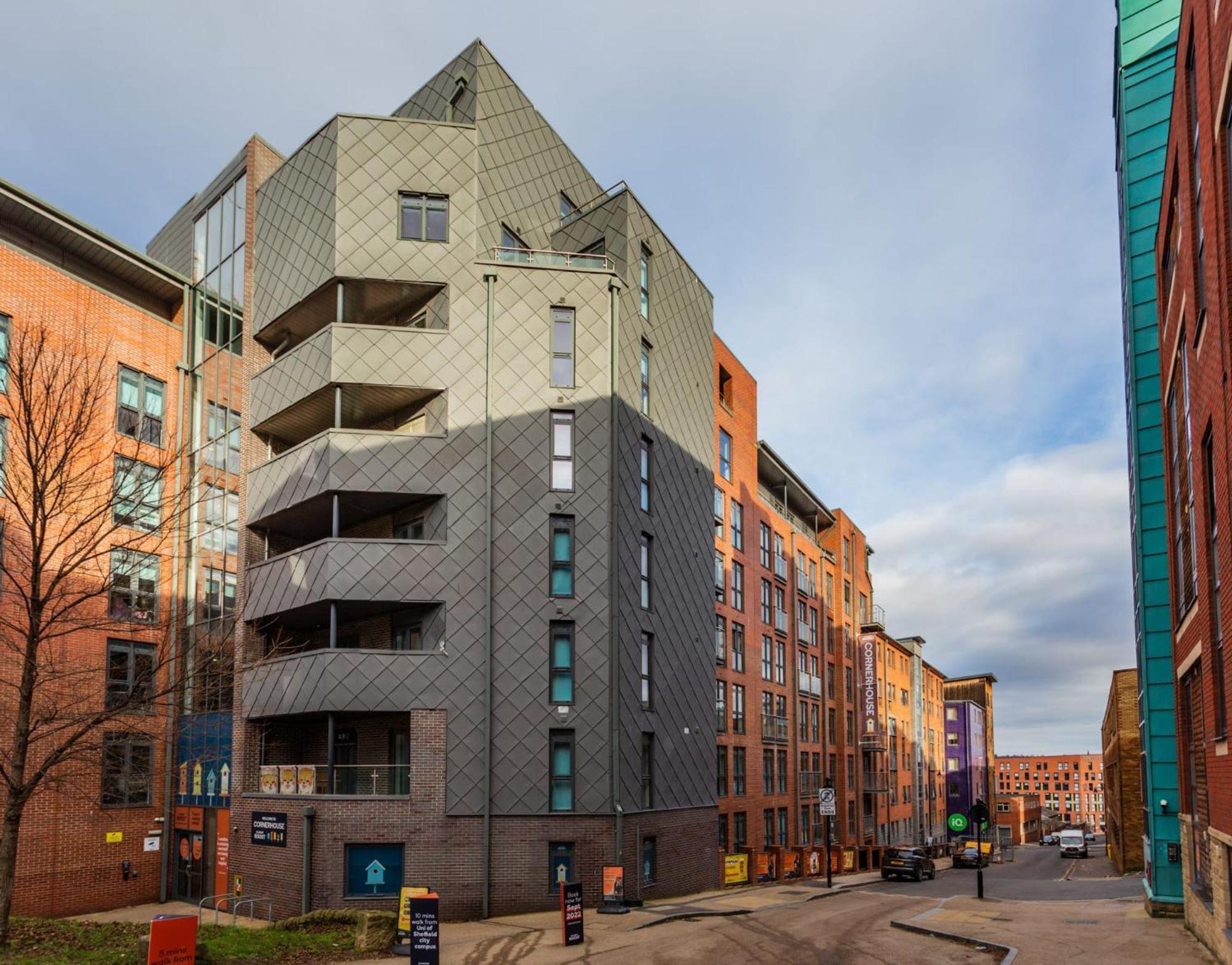 Corner House In Sheffield Apartment Exterior foto